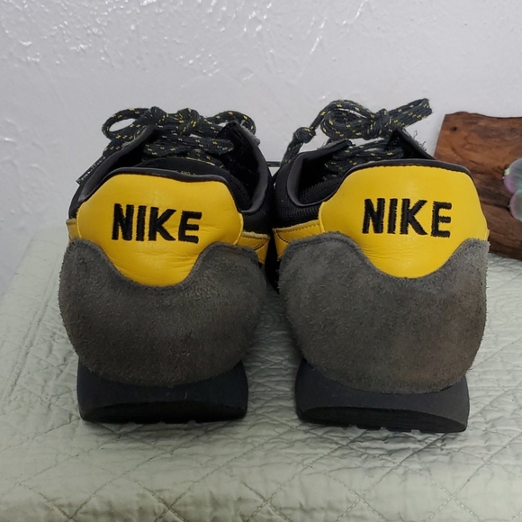 Nike shoes - Picture 7 of 15